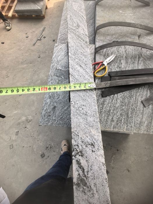 Granitowa płyta chodnikowa płomieniowana Juparana 5cm, płyta tarasowa