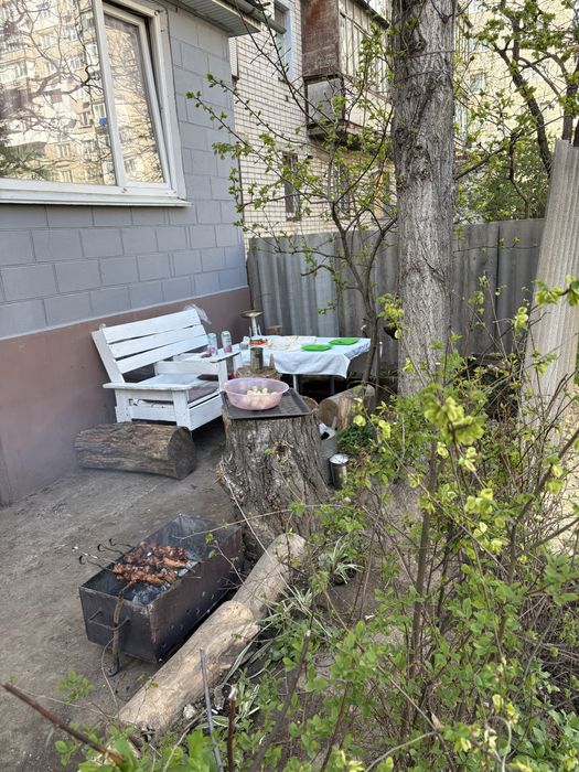 По суточно сдается квартира,Корабельный  район,отдельный вход.