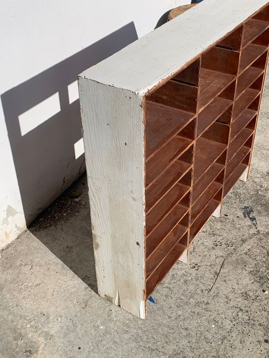 Arrumação tipo cacifo/ escaninho