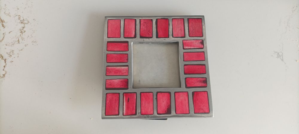 Metal and Bone Frame64575297530113120