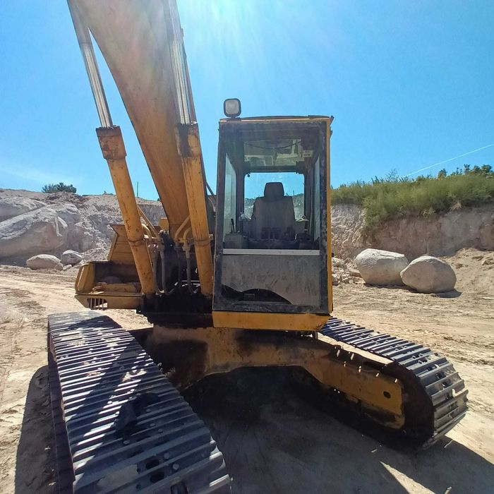 Giratória Komatsu 210 de 1990