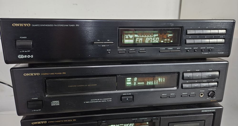 Комплект Onkyo: підсилювач+кас.дека+CD+тюнер+пульт