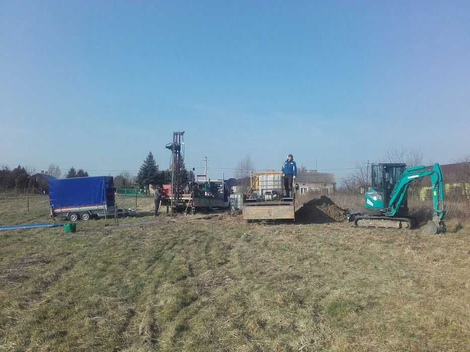 Studnie głębinowe koparko ładowarka minikoparka wywrotka wyburzenia