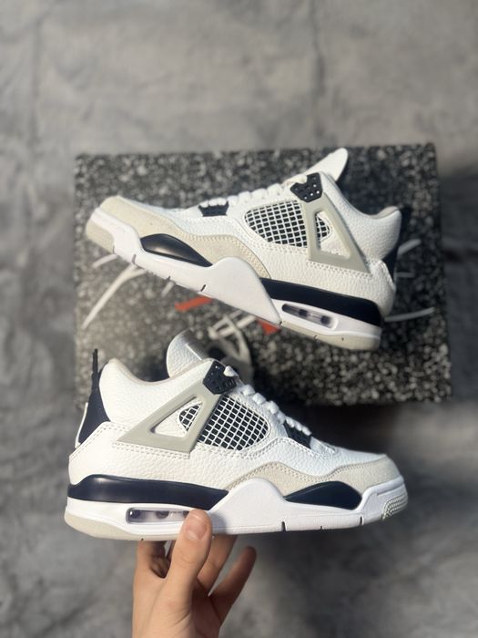 Nike Air Jordan 4