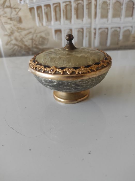 Продам шкатулку малахит