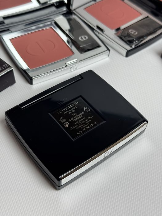 Румяна Dior Rouge Blush компактні рум'яна 219