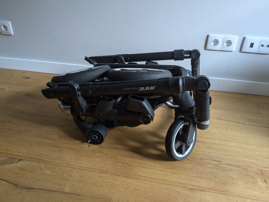 Carrinho Rider Jané com alcofa, ovo e carro de passeio