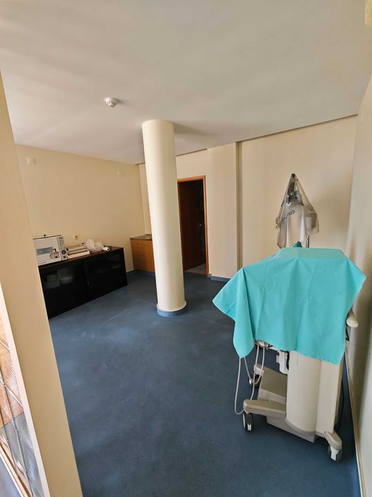 Espaço Versátil para Escritórios ou Clínica (95m²) – Recém-Renovado – Vila Nova de Famalicão