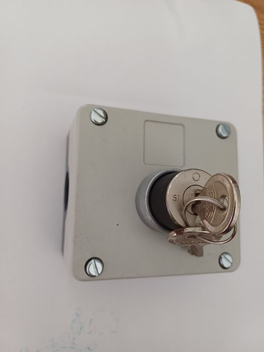 Kluczyk Siemens i puszka -Wrocław