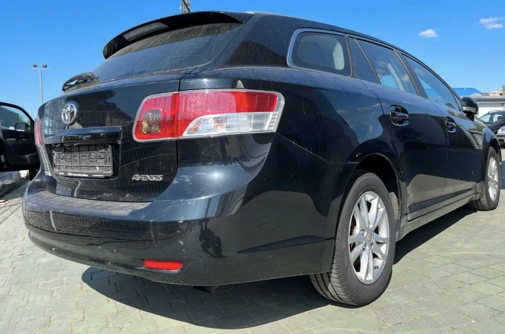 Тойота Авенсіс Т27 бампер разборка Avensis t27