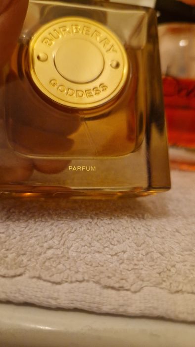Burberry goddess perfum