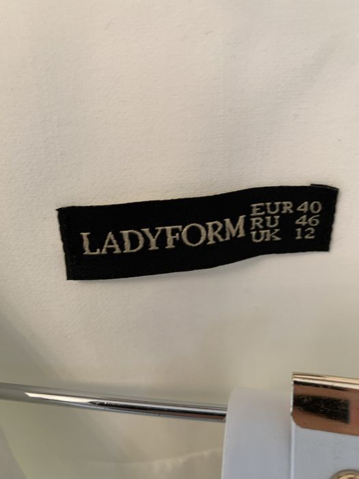 Продам плаття з ремінцем