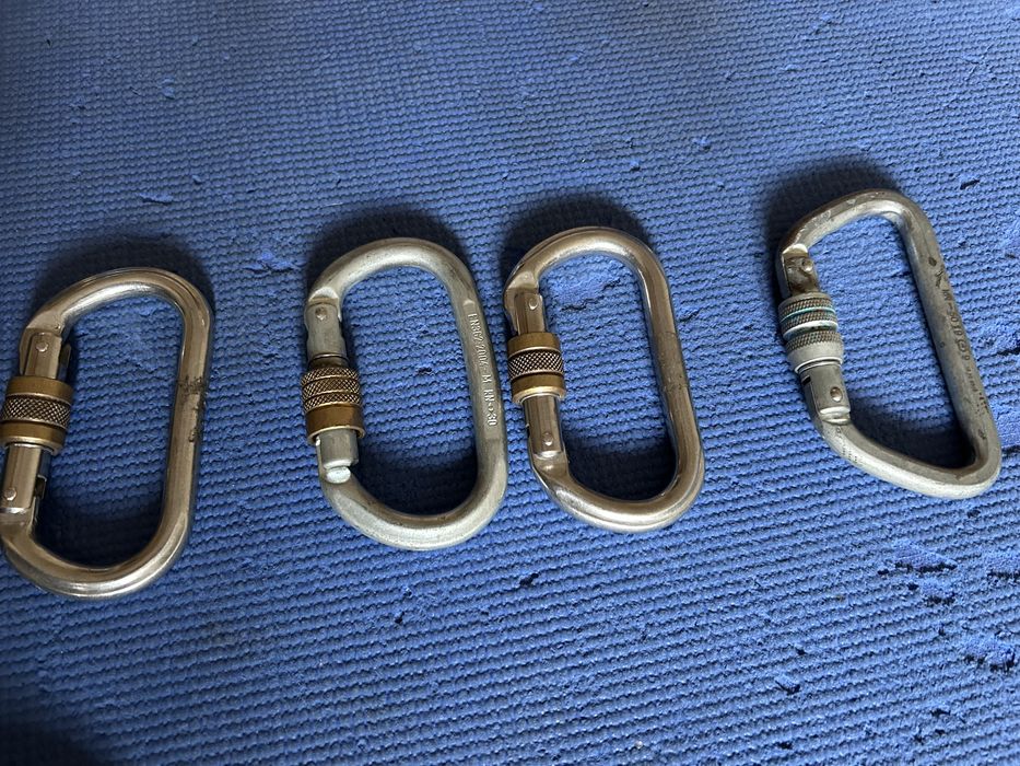 Карабины,стропы,блок-ролик