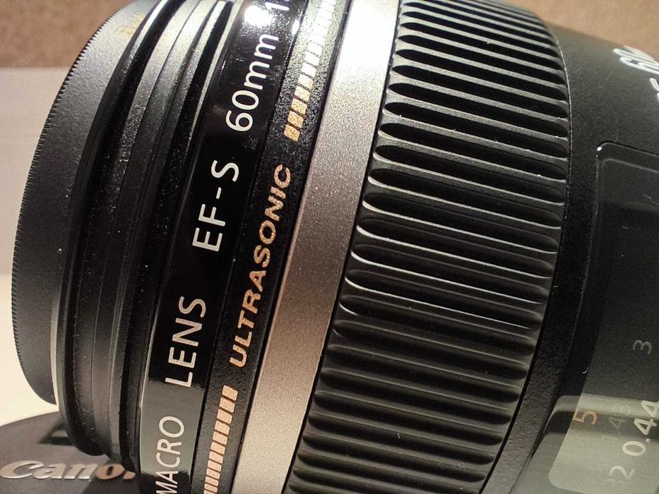 Canon EF-S 60mm f/2.8 Macro USM