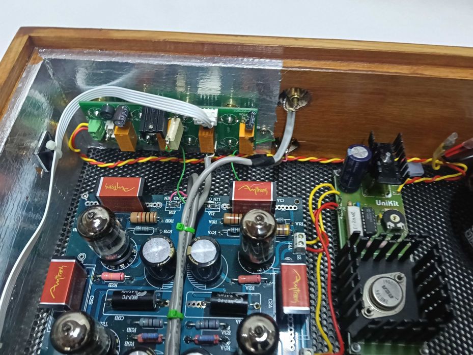 Pre-amplificador a valvulas caseiro