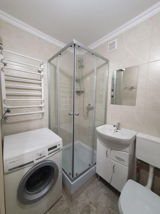 Підселення для однієї дівчини окрема кімната район Формаркету