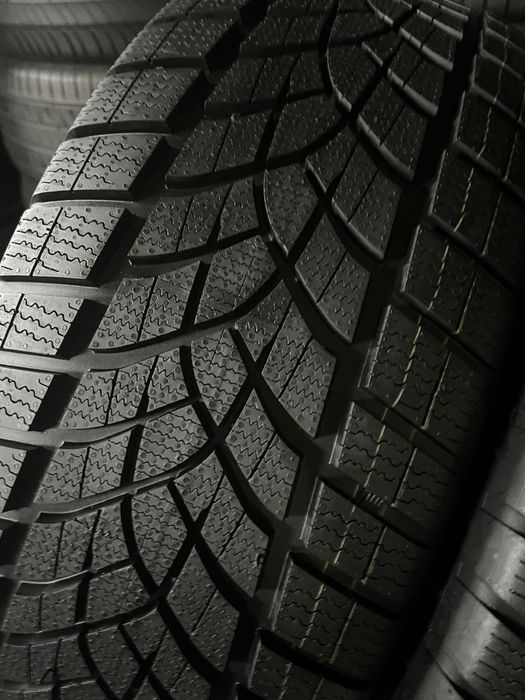 265/45/20+235/50/20 R20 Goodyear Ultra Grip Perfomance + Seal 4шт нові