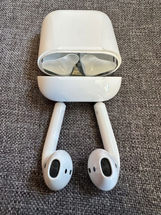 Apple AirPods 2 (A2031)