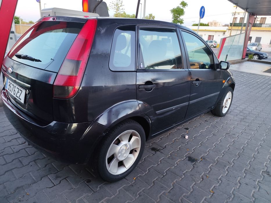 Vendo Ford Fiesta GHIA 2005