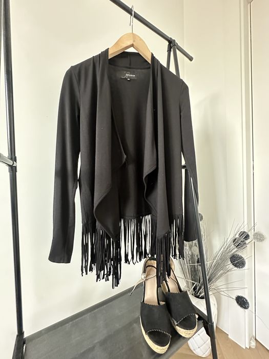 Narzutka czarna z frędzlami, boho, vintage, retro, ols school, basic