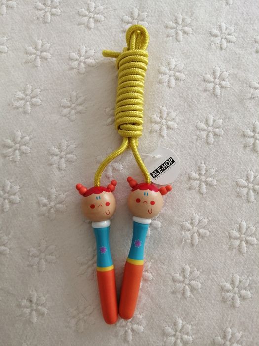 Corda para saltar e anel de menina (NOVO)