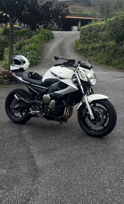 Yamaha XJ6 - 25 kW License (A2 License)
