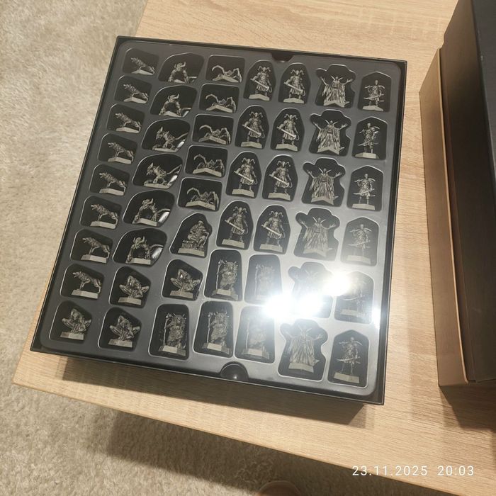 Настільна гра Ворота до темної  вежі з  доповненням «Альянси» та Dark