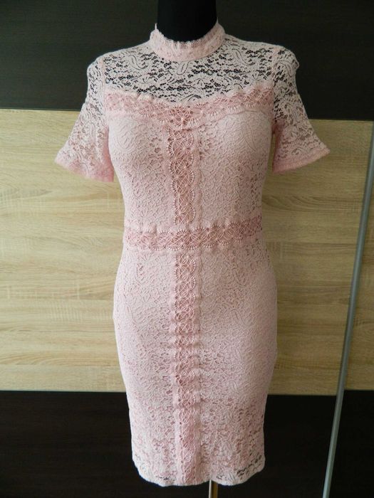 Reserved dopasowana koronkowa sukienka roz 36