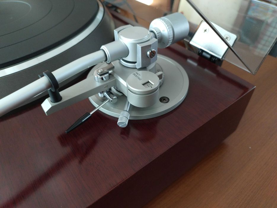 Gramofon Denon DP-70M