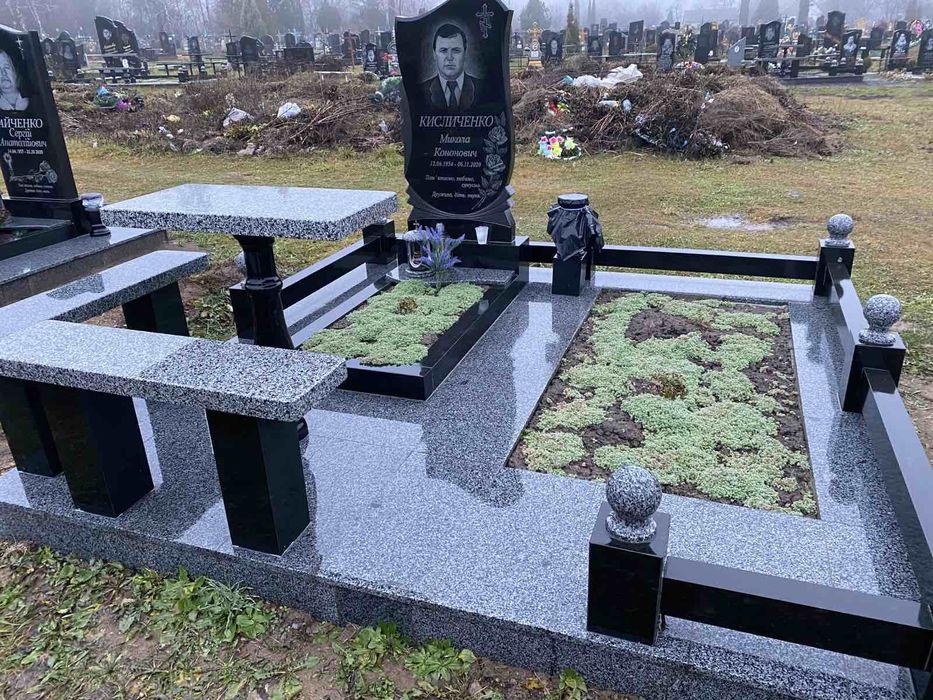 Пам'ятники із граніту Оптові ціни