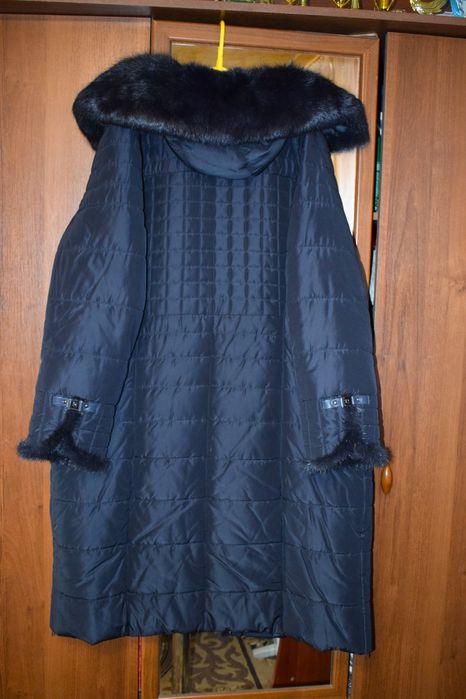 Пуховое стильное пальто не тяжолое