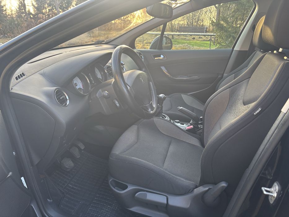 Peugeot 308  1,6 benzyna