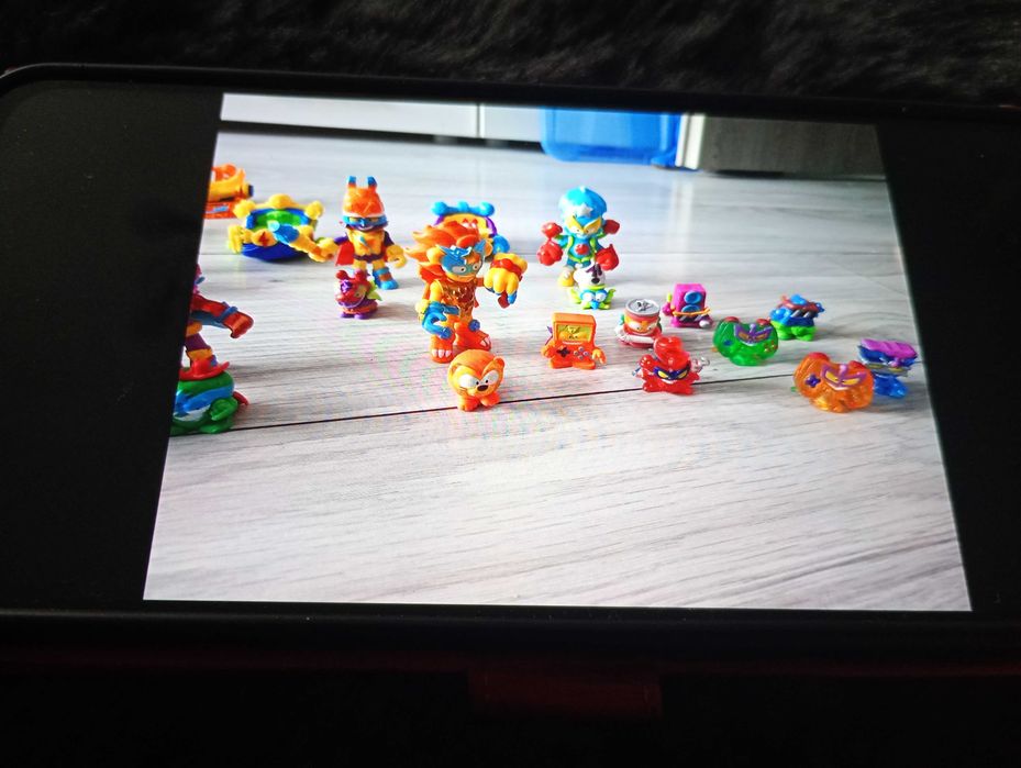 Super Zings plus duże figurki