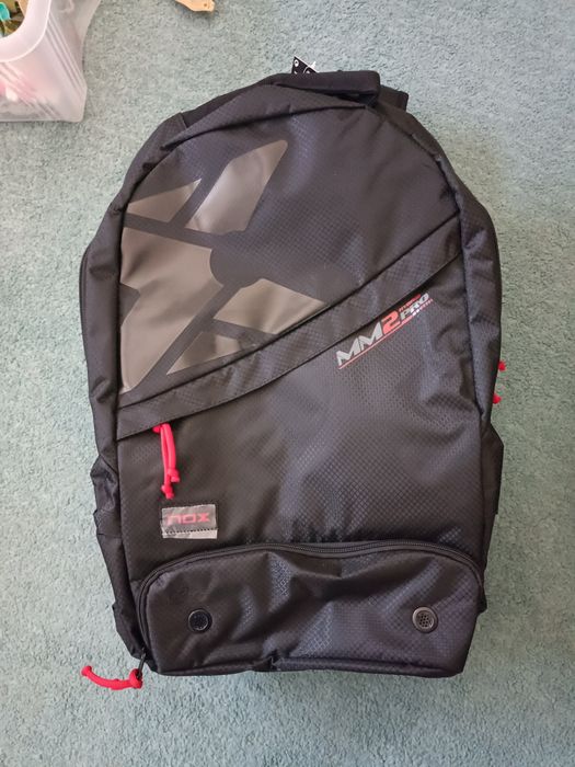 Bullpadel Vertex 04 Comfort + Mochila Nox MM 2 Pro