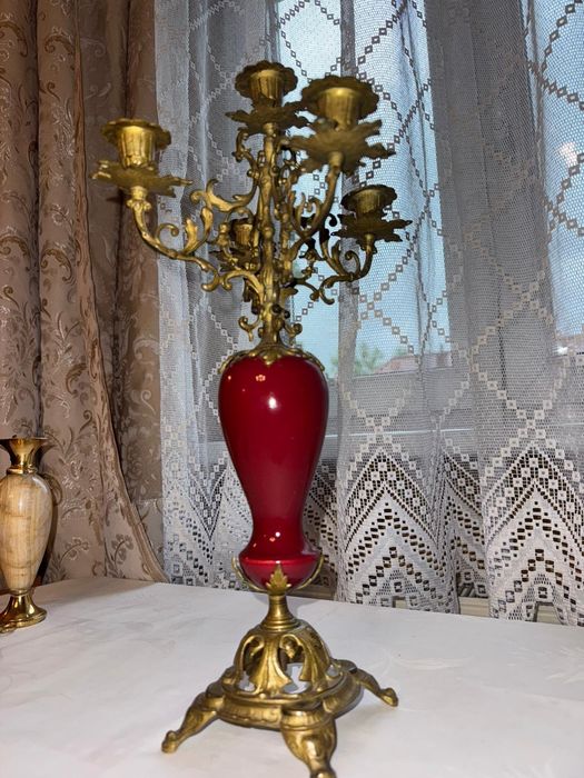 Zabytkowy świecznik z mosiądzu