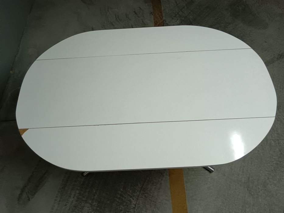 Mesa de cozinha branca