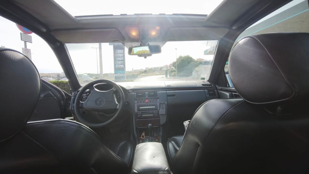 Mercedes Benz E230