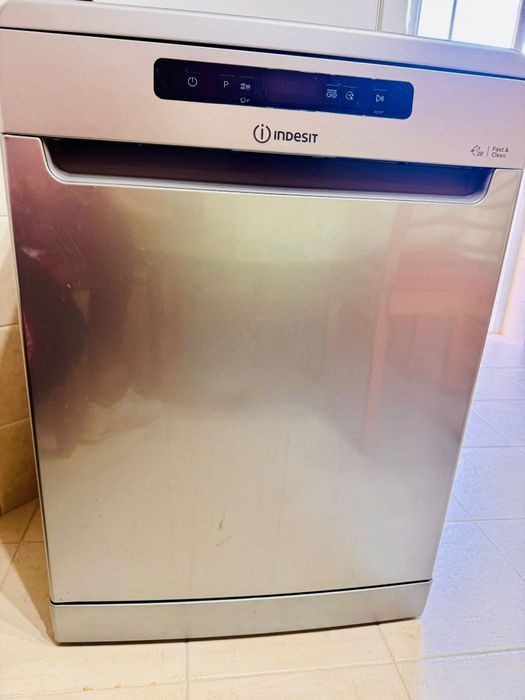 Máquina de lavar Loiça INDESIT