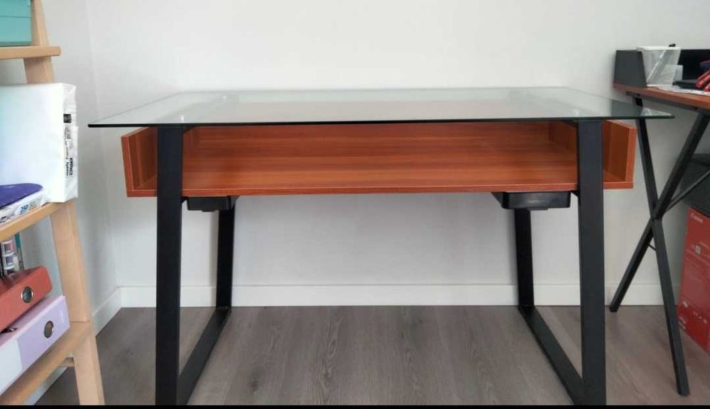 Secretária escritório