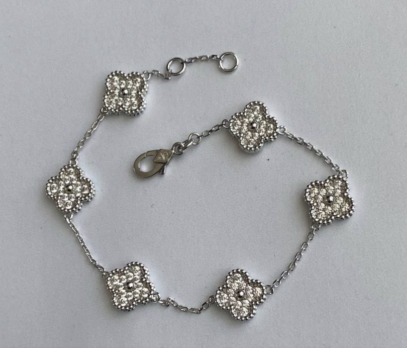Прикраси van cleef