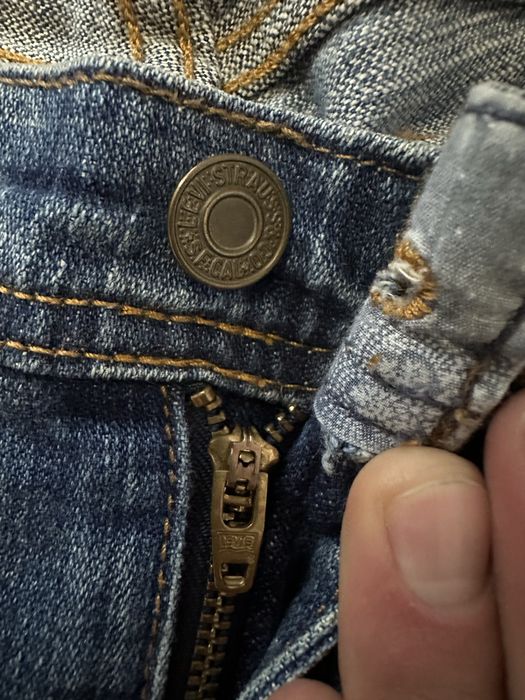 Джинси Levis 542