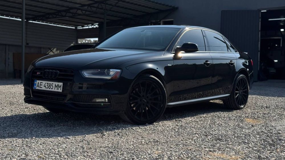 Продам Audi A4 2015