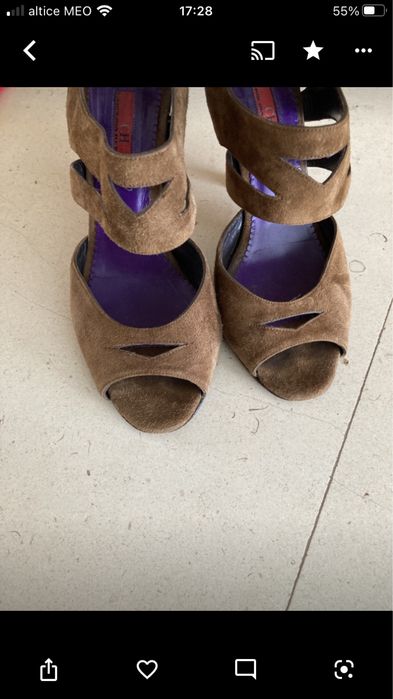 Carolina Herrera sapato alto em camurça caramelo