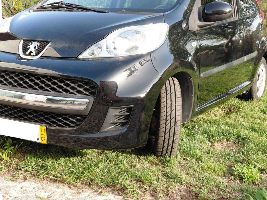 Peugeot 107 1.0 black & silver