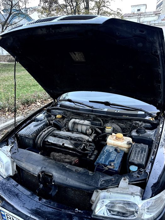 Daewoo Nubira 1998 1.6 бензин седан