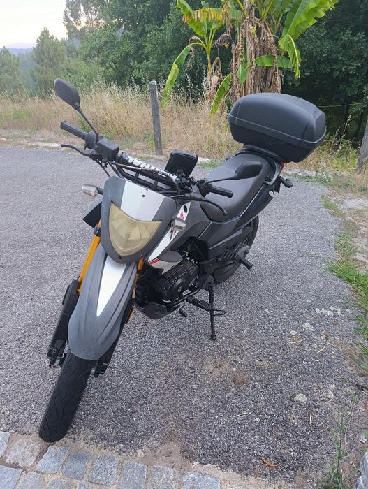 Kewway tx 125 sm + top case