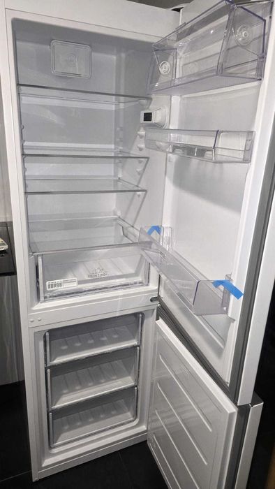 Frigorífico combinado Hotpoint Ariston - 338 L como novo