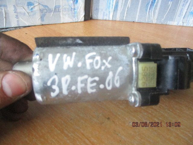 Motor vidro frente esquerdo VOLKSWAGEN Fox (5Z1, 5Z3, 5Z4)