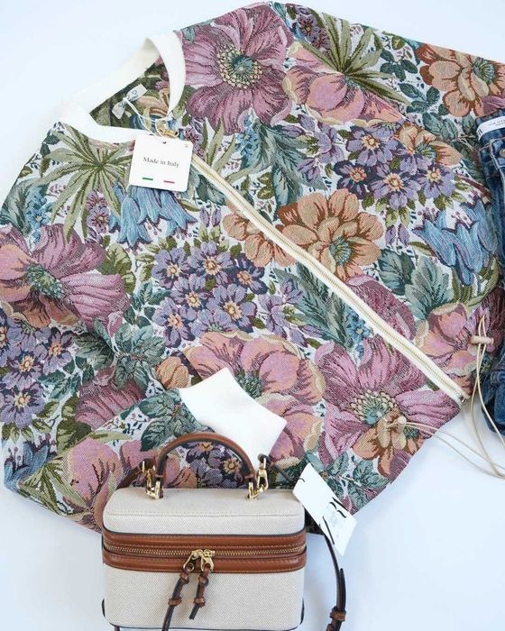 Бомбер в квіти Італія