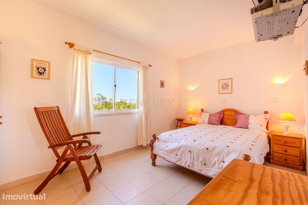 Apartamento com um quarto no centro da cidade, em condomínio fechado c